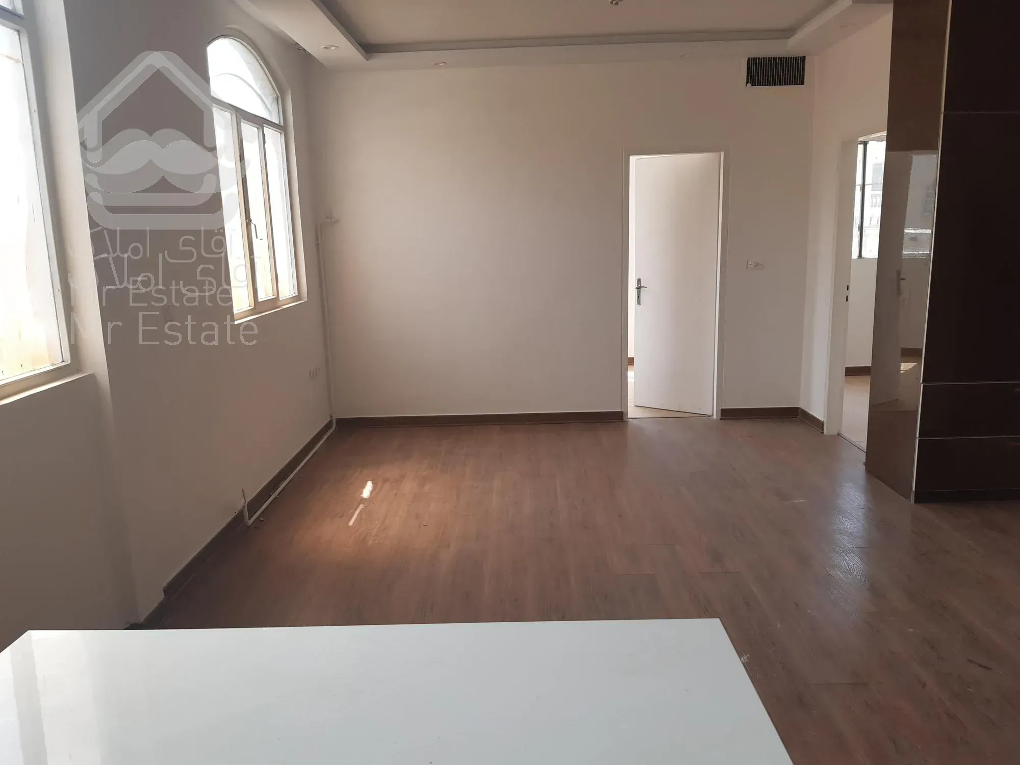 فروش ۶۲ متر ۲ خواب بازسازی شده و ایده آل