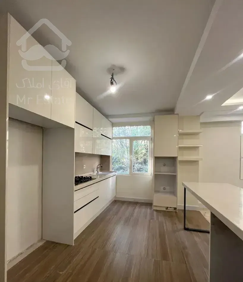 ۱۱۰ متر درکه سونا‌جکوزی سند بدون ریشه تک برگ