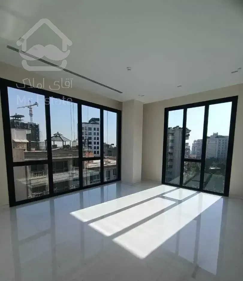 آپارتمان ویلا(۳۶۰ متر)طبقه آخر