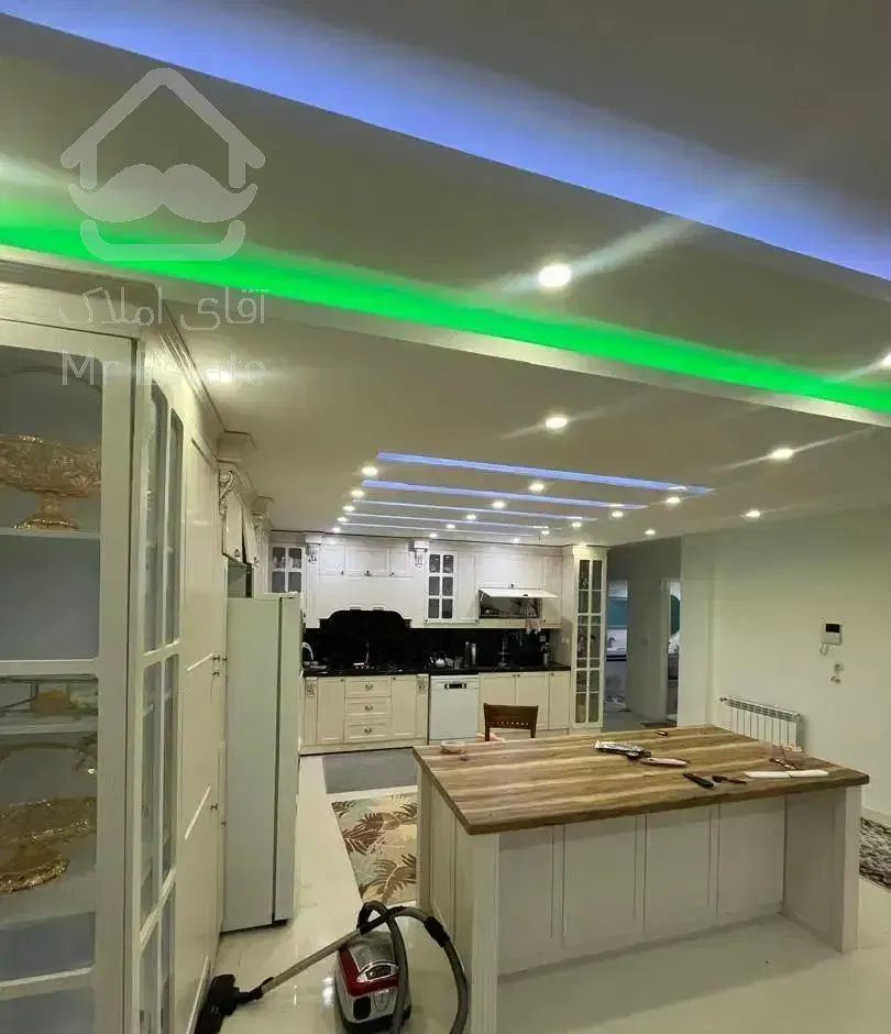 200 متر / 3 خواب / ابن سینا