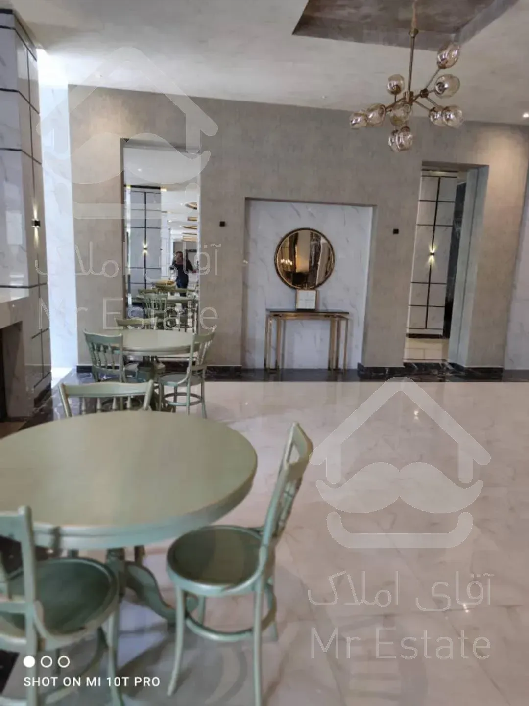 ۶۰متر نوساز/ عمارت مجلل اقای روحی/ اکباتان