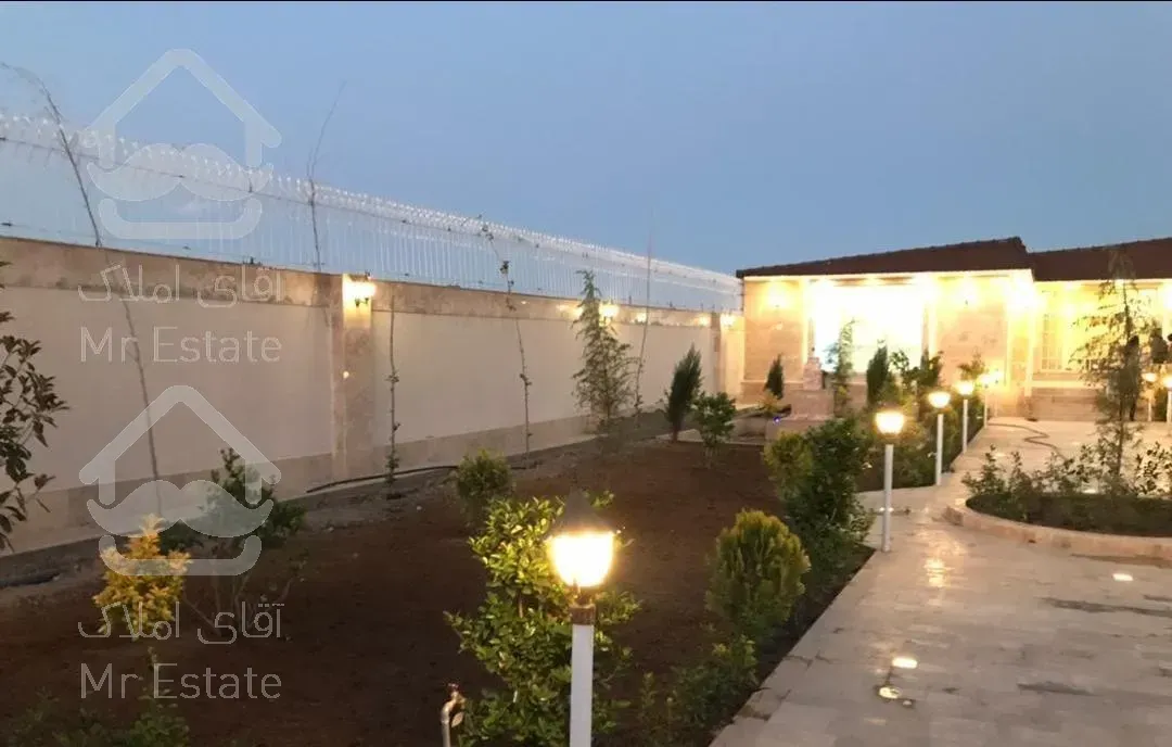 باغ ، استخر آب گرم