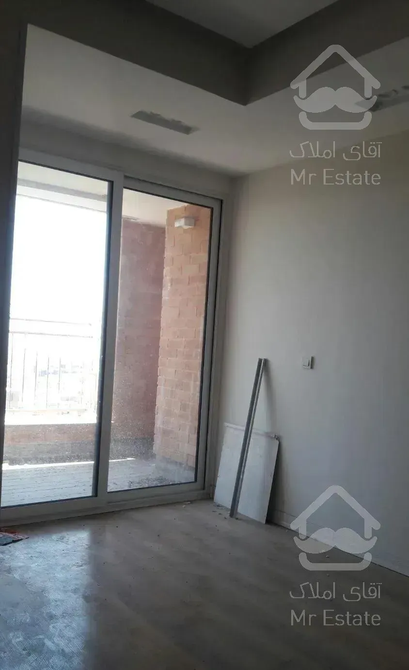 ۱۲۵ متر  ۳ خ  ونک  / شیراز شمالی /