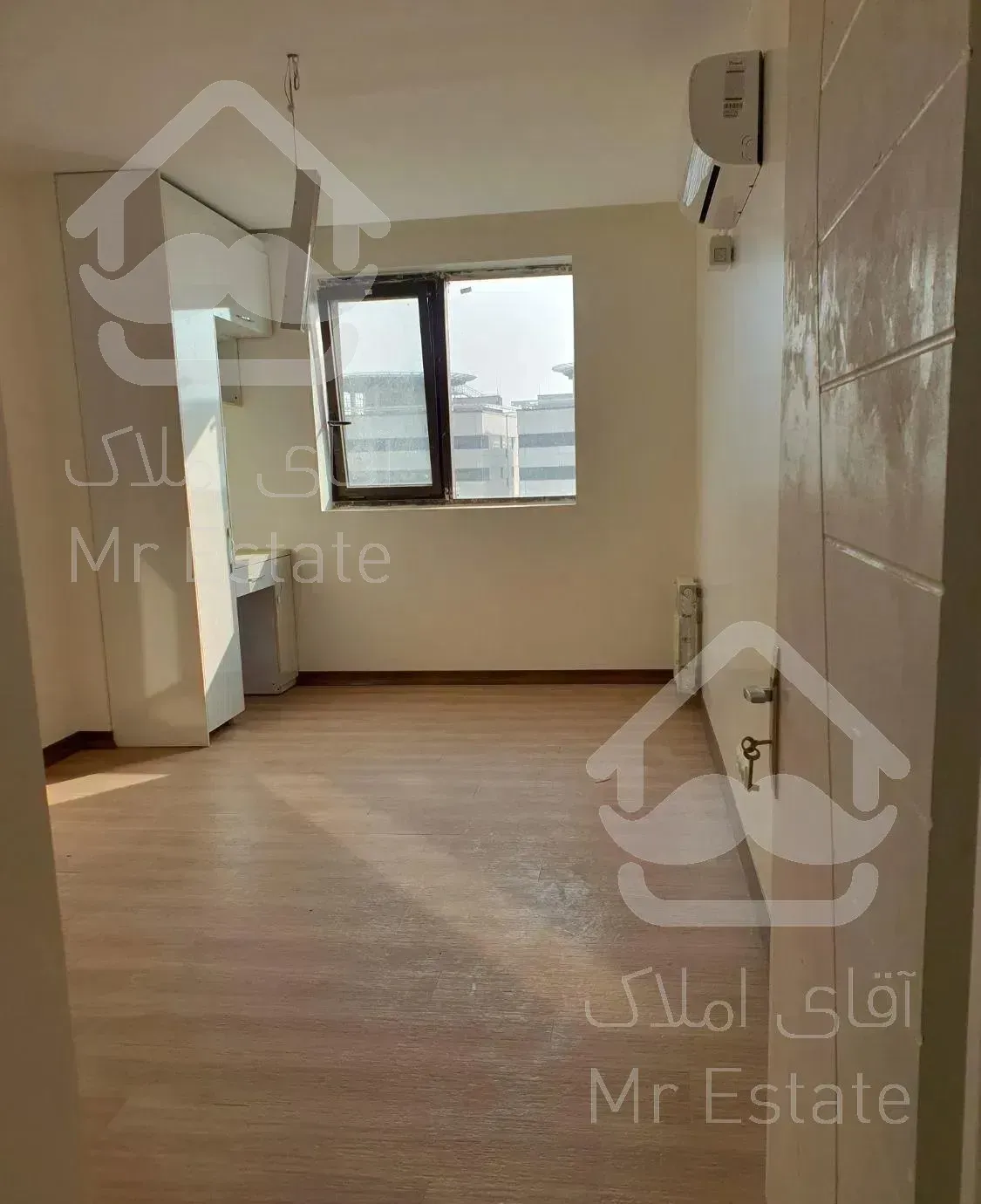 آپارتمان۱۲۳ طبقه۲۲