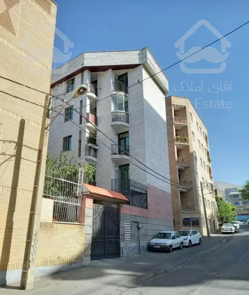 فرحزادی بالاتر از میدان کتاب خ گلبرگ3