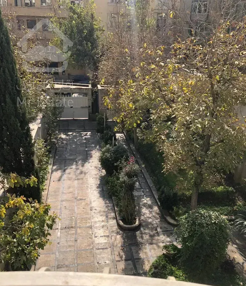 ۵۲۶ متر ۲ نبش ۱۴ شمالی ۳۹ شرقی قیطریه