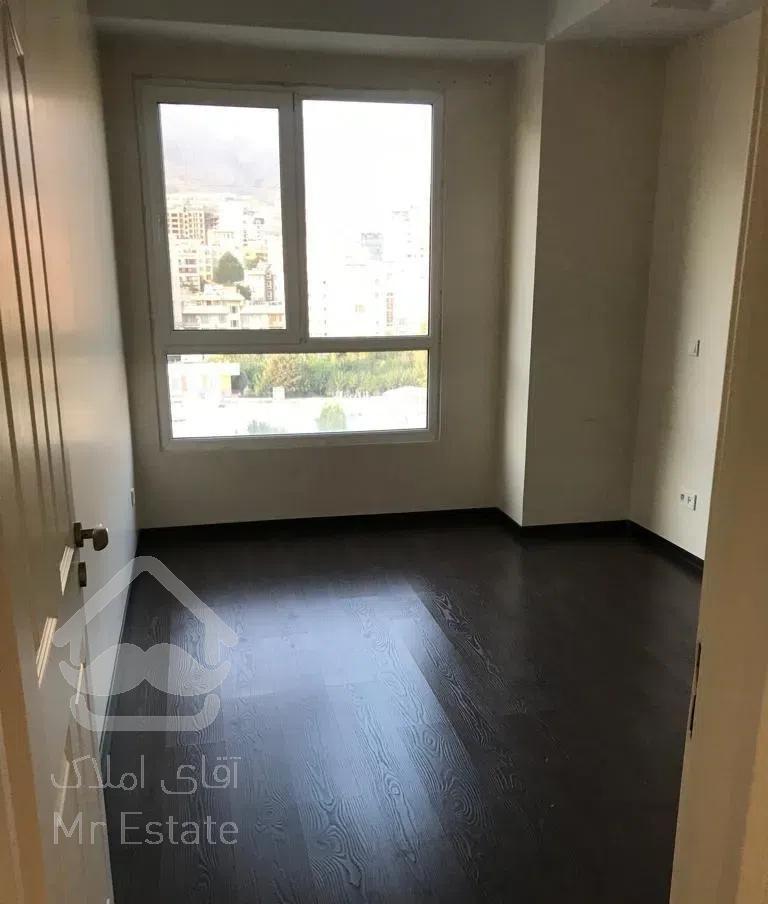 اندرزگو ۲۳۵ متر ۳ خوابه - دو پارکینگ سندی