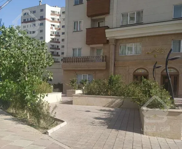 آپارتمان سه خوابه مشرف به دریاچه