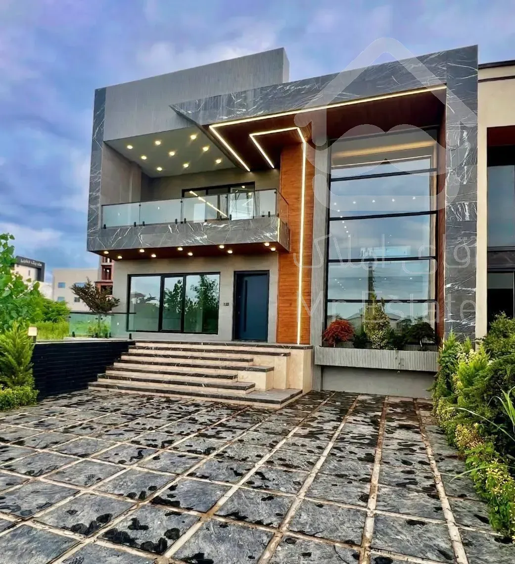 فروش ویلای دوبلکس ۳۰۰ متری استخردار