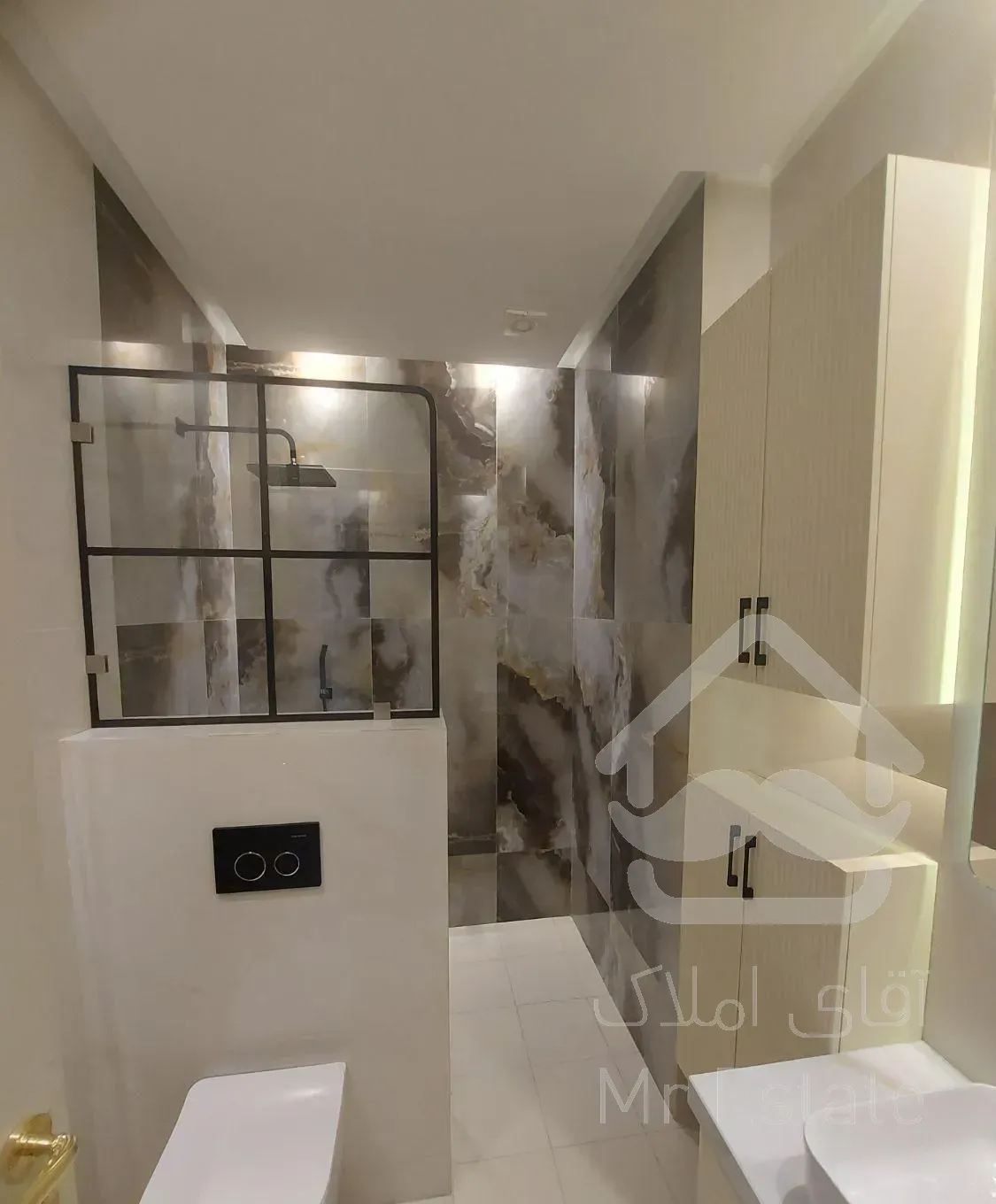 جردن(طاهری)۲۶۰متر نوساز تک واحد ۳پارکینگ