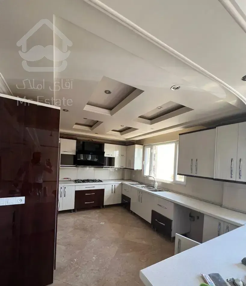 ۱۷۰ متر اپارتمان ویودار (زیرقیمت)درکه