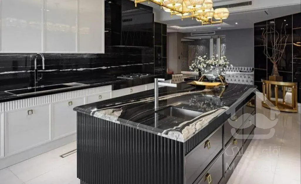 ۱۶۰ متر / جنوبی / اوایل هاشمیه