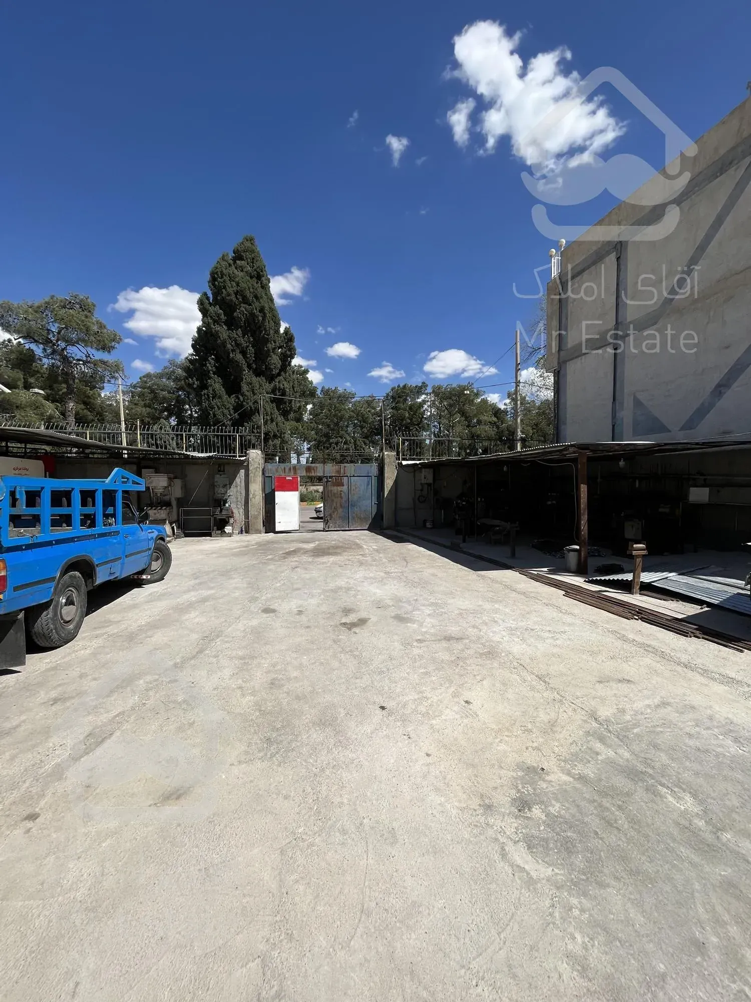 انبار تجاری به متراژ ۴۰۰ متر مربع بر خیابان فاخته ۲ ( خروجی سیمان)