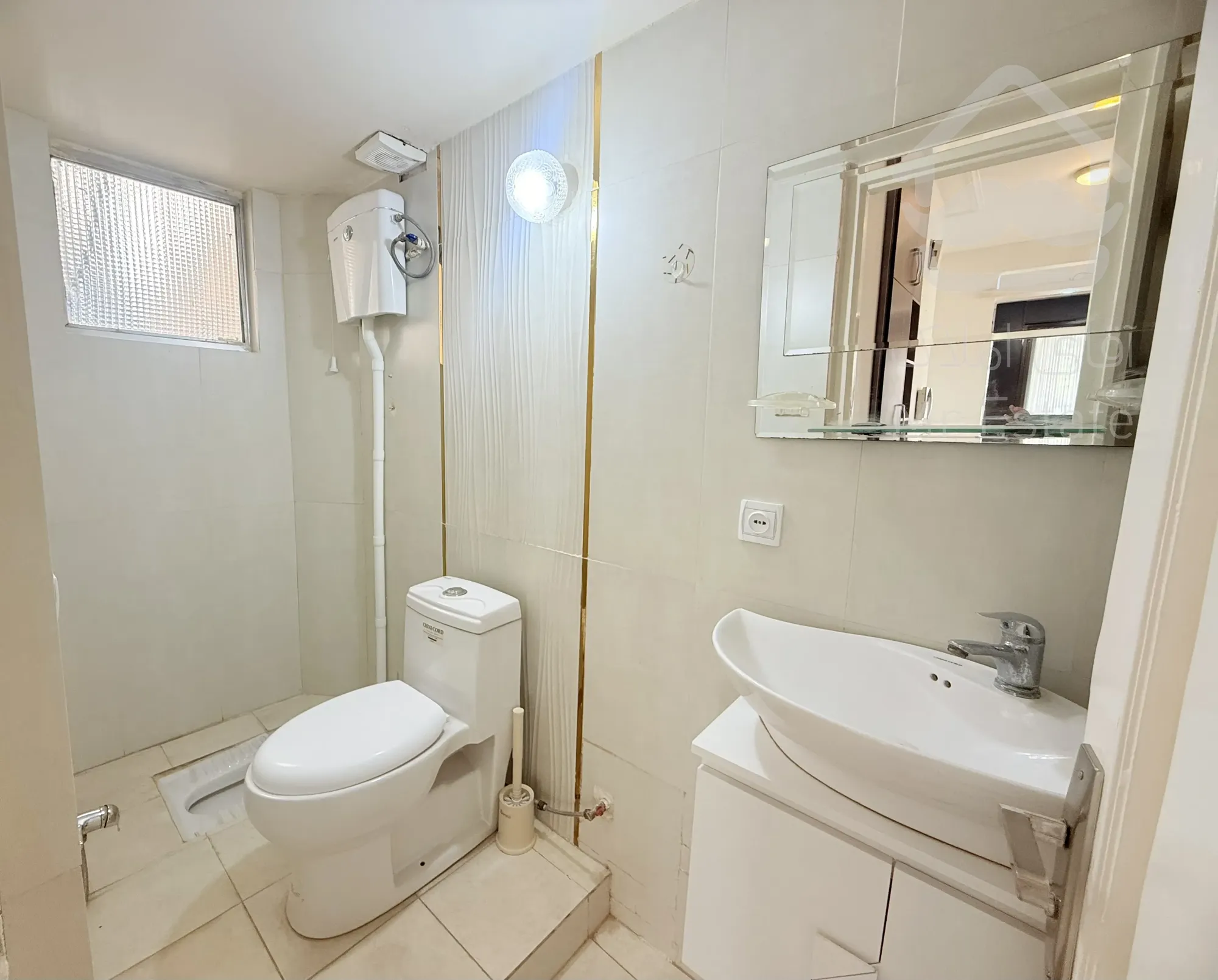 آپارتمان 135 متر 2خواب ،نورگیر عالی،بسیار خوش نقشه