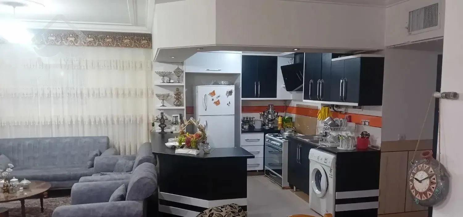 فروش آپارتمان ۹۰ متری بهارستان