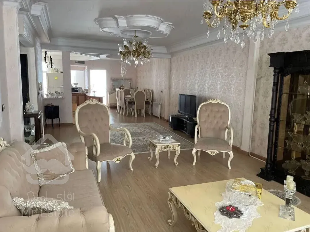 فروش واحد روبه افتاب تاپ لوکیشن زیر قیمت روبه جنوب