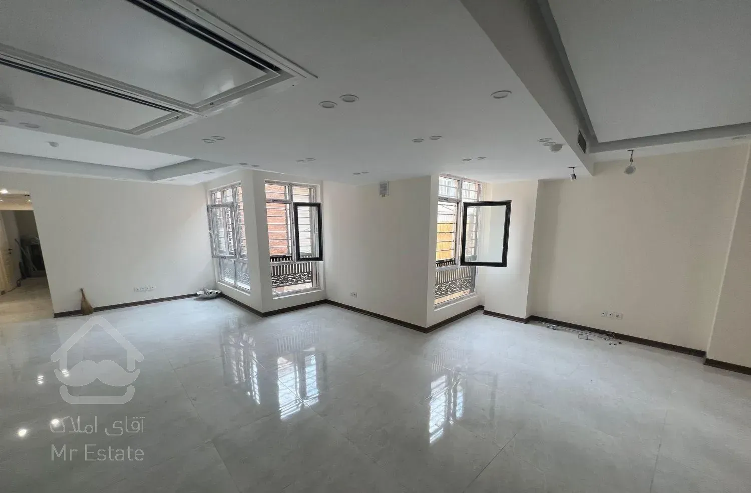 آپارتمان۱۳۶متری تکواحد فول امکانات کوچه احمدی