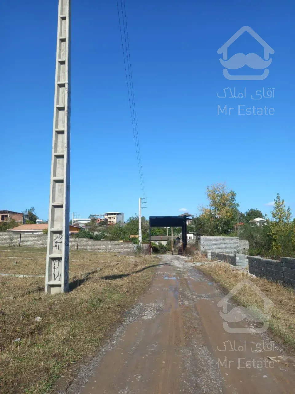 زمين قواره يك جنگل،تو شهركى،سنددارد،مناسب سرمايه گزارى