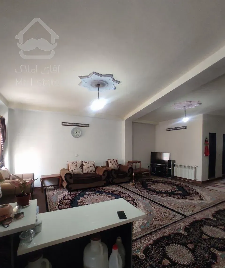 ۹۰ متر آپارتمان با سند و پارکینگ محمودآباد