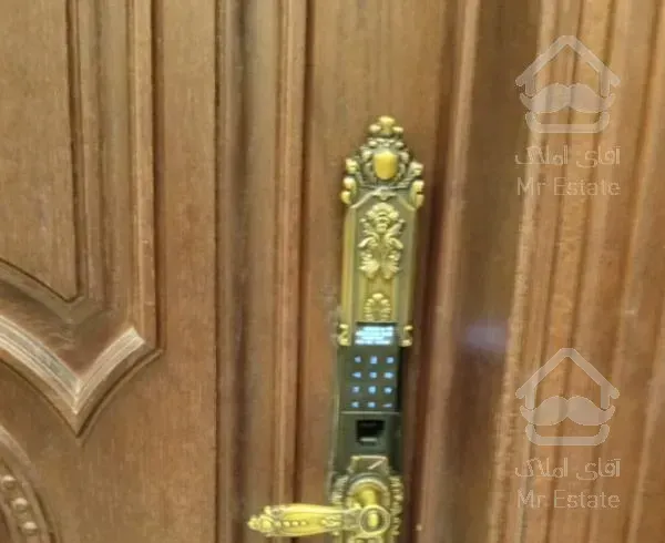 آپارتمان ۵۶۰ متری کلید نخورده