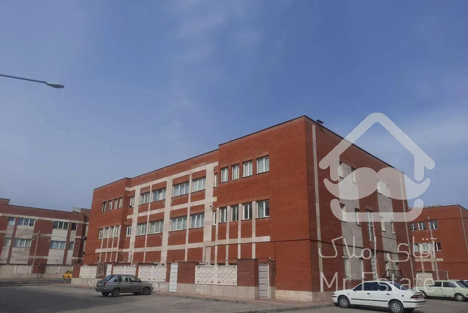 ۸۴ متری، ۳خواب،سازه بتنی،مهندسی ساز، ۲نبش