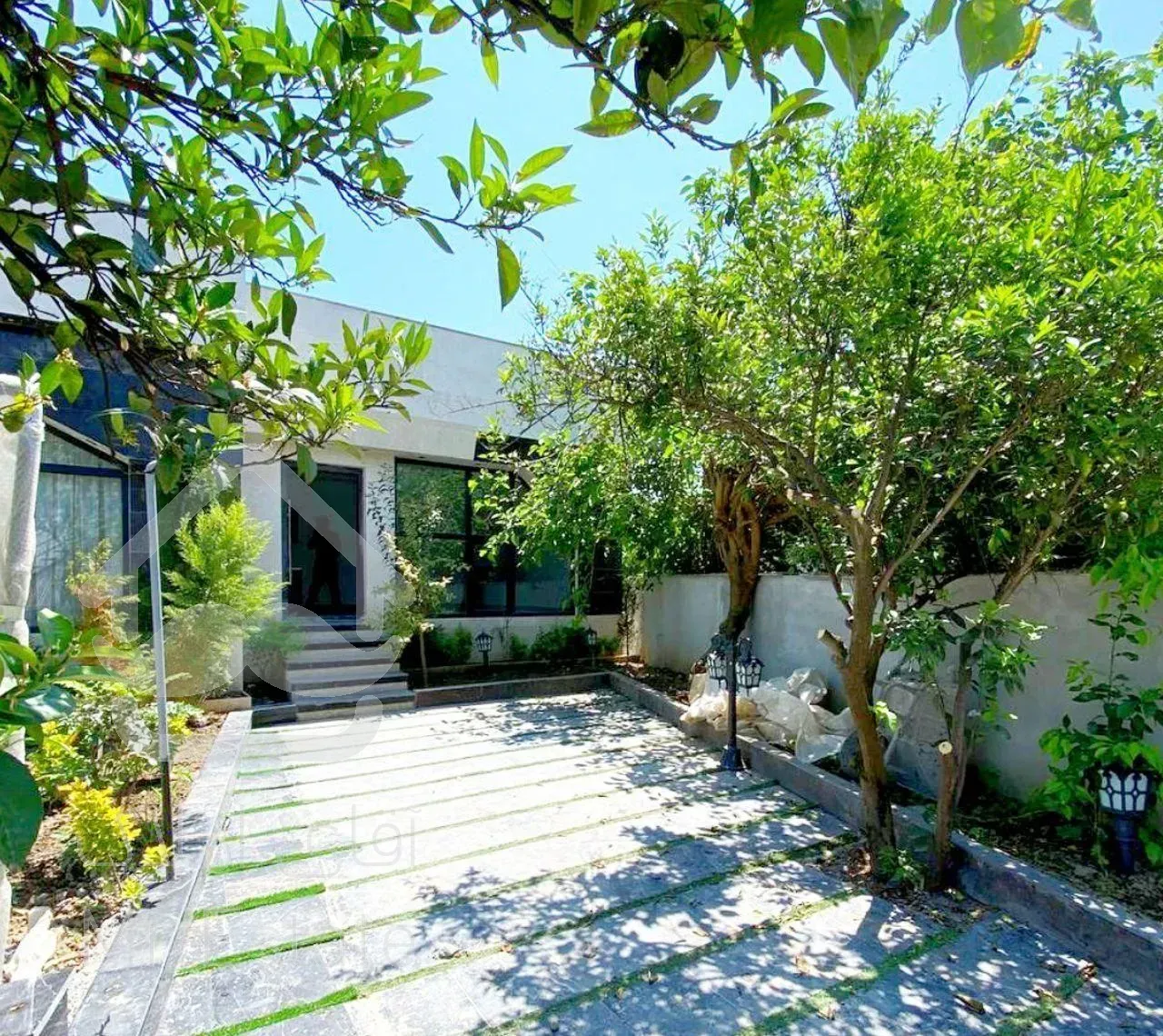 ویلا باغچه 150متری سنددار*شهرک برند*تهاتر با خودرو