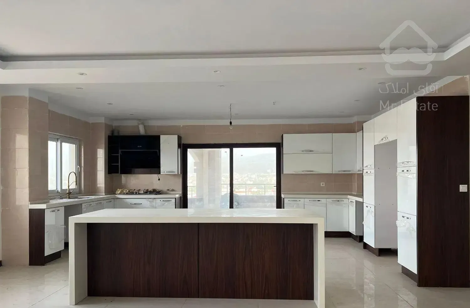 رهن آپارتمان  مسکونی اداری ۴۰۰ متری