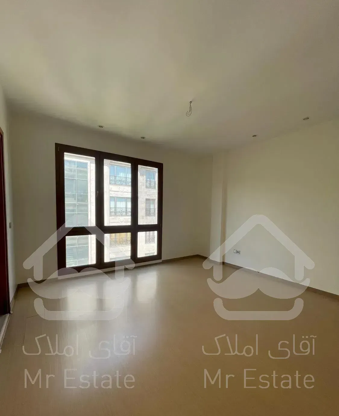 کامرانیه شمالی ۲۲۰ متر ۳ خواب شیک تراس بزرگ