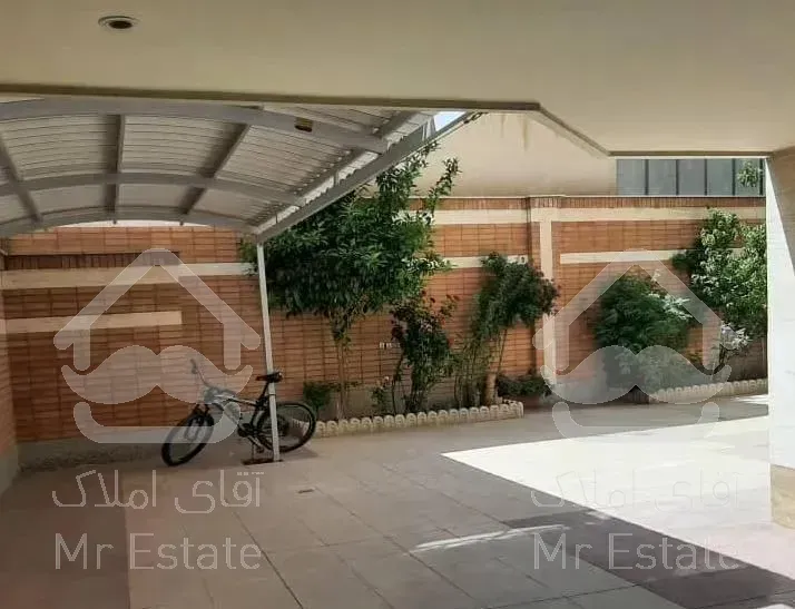 ویلایی ۱۱۵متری با ساخت ۲۵۰متری سه طبقه چهاراه عاشق