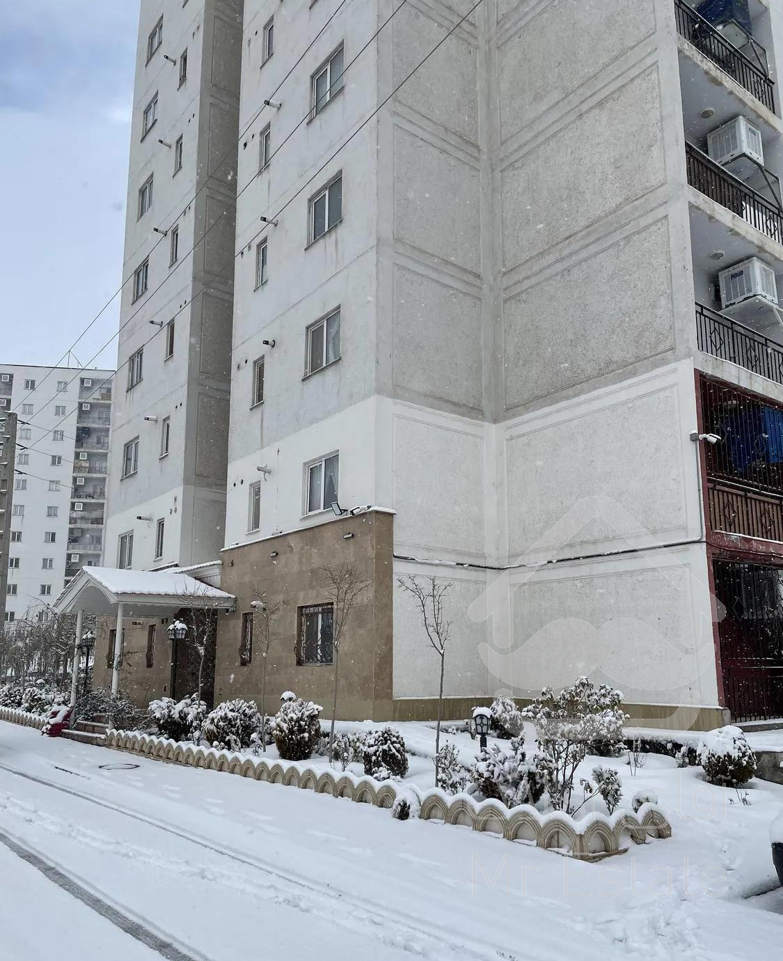 فروش اپارتمان ۸۷ متری زون ۵ بلوک‌ ۸ طبقه ۱۰