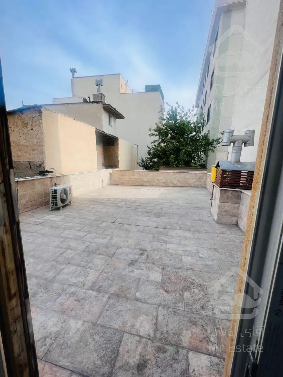 ۲۳۰ متر ویلا دربست دوبلکس