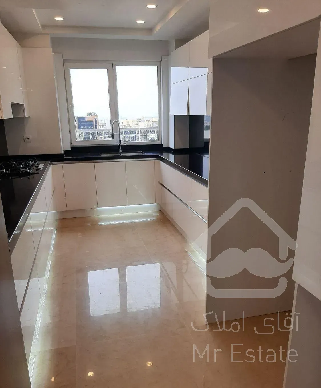 تکواحدی ۲۲۲ متر چهار خواب ((ویو ابدی))