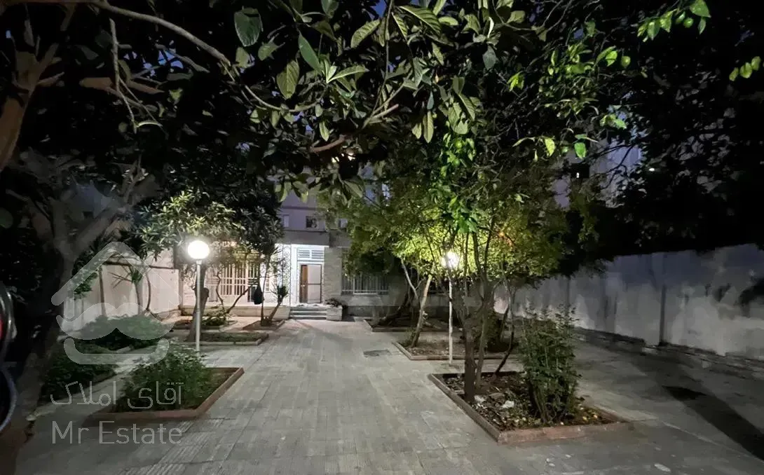 خانه ویلایی ۴۵۰ متری طبرستان ۲ نبش