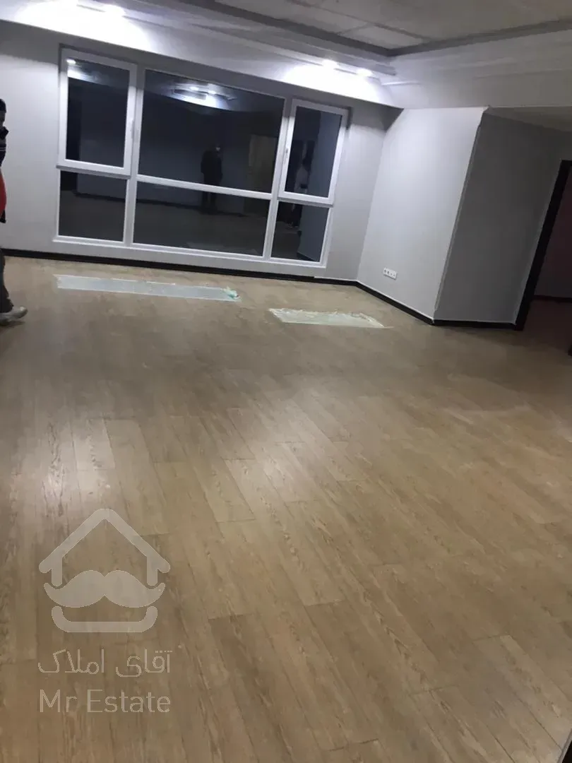 اجاره واحد ۱۳۰ متری برج پارسیا