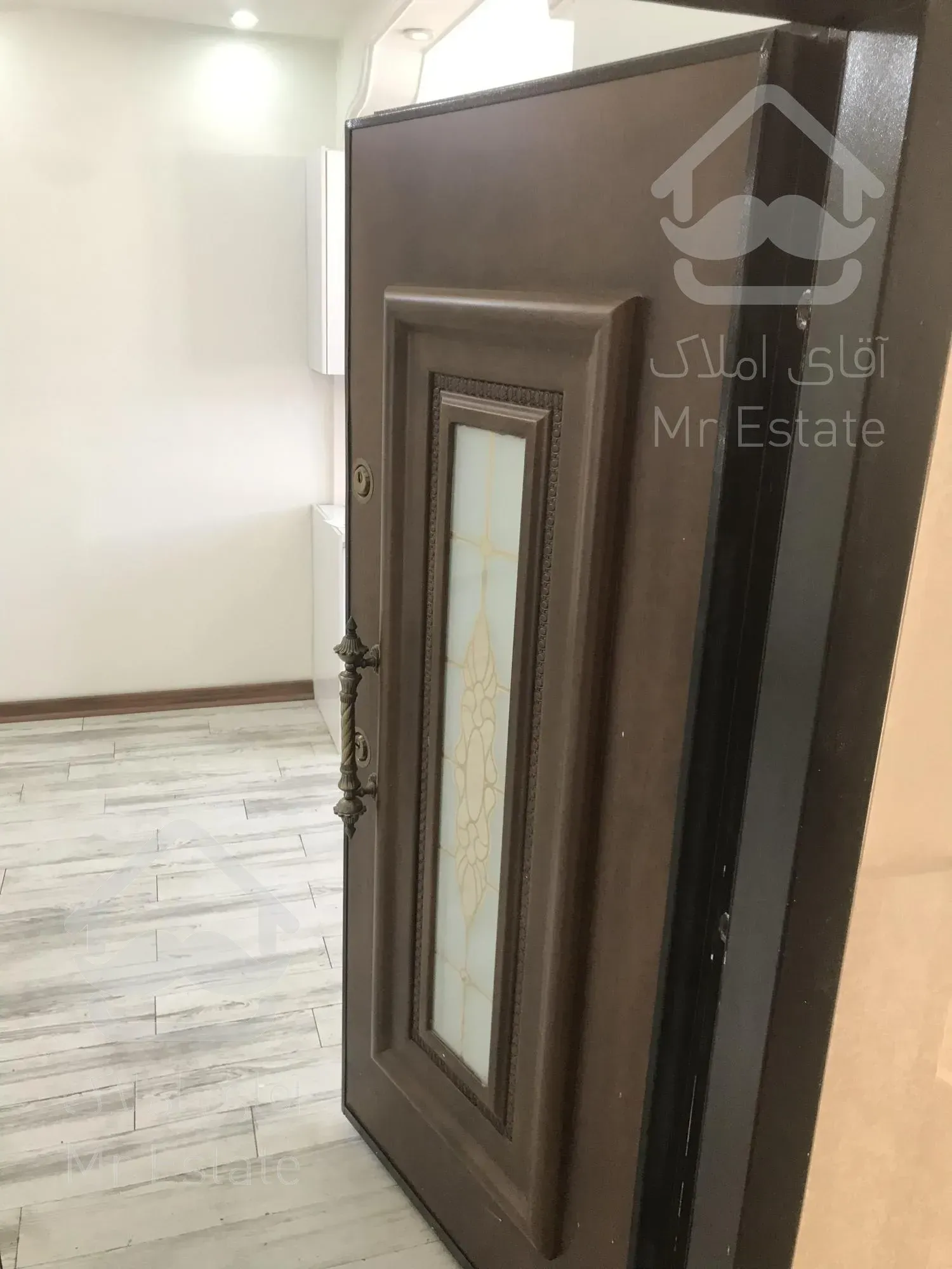 ۸۱ متر سوپرلوکس/فروشنده/شاندیز