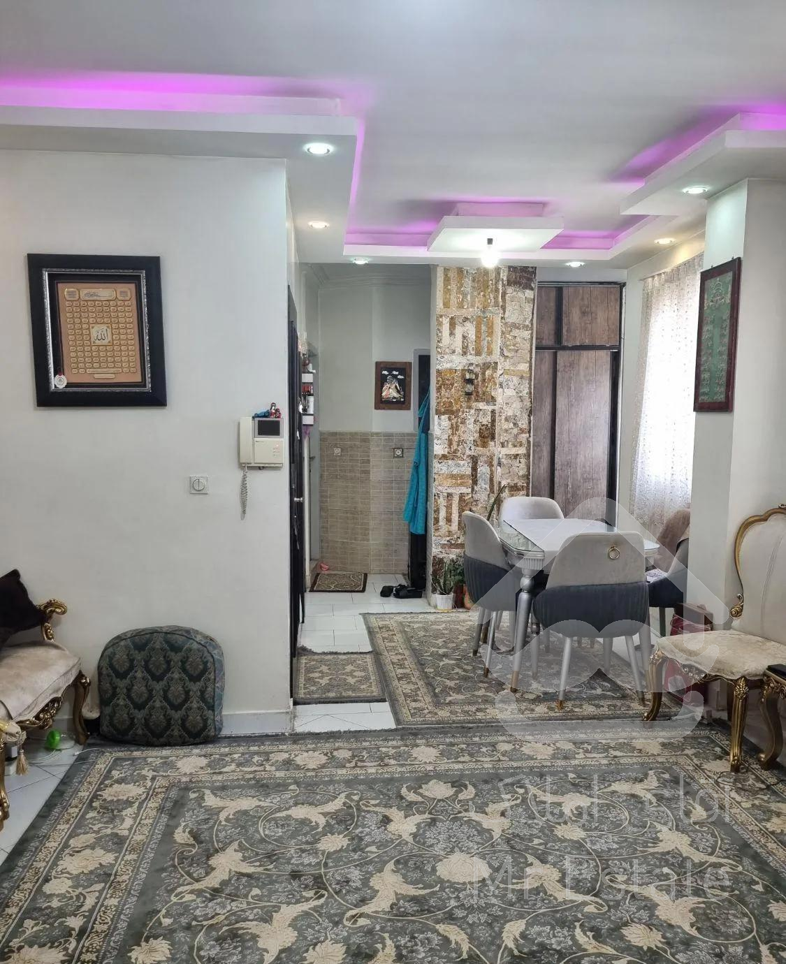 57 متر شرق پروین