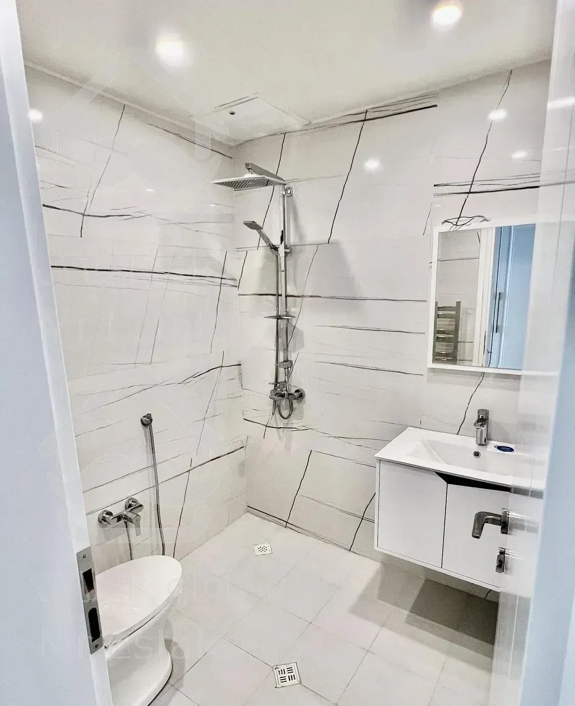 فرشته ١٥٩ متر شمیرانی دید و نور ارتفاع سقف