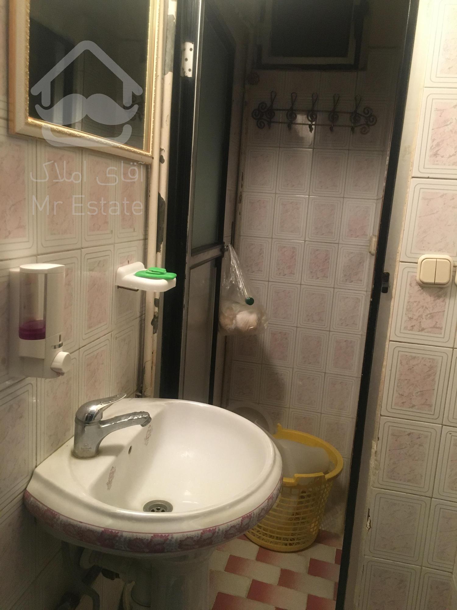 70 متر خوش نقشه و تمیز و شیک