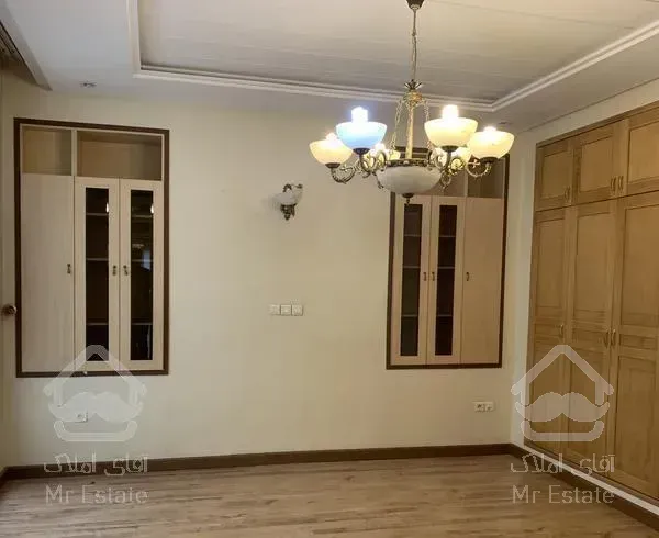 باغ فردوس ۲۲۵ متر ۳ خواب ۲ پارکینگ سندی