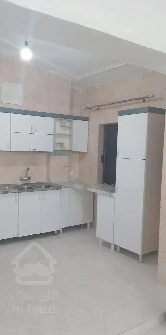 فروش فوری آپارتمان مرکز شهر طبقه ۳