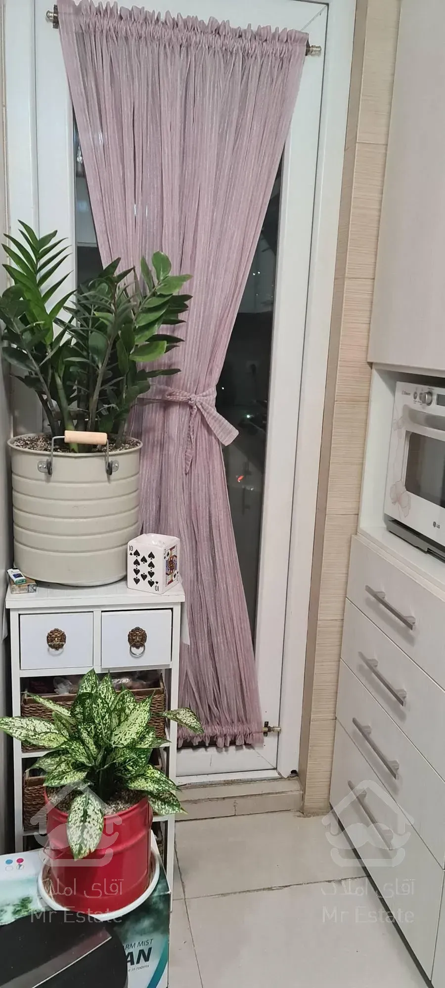 ۸۰ متری شاهین شمالی فول استخر سونا جکوزی سالن ورزش سالن تشریفات لابی لابی من فضای سبز و