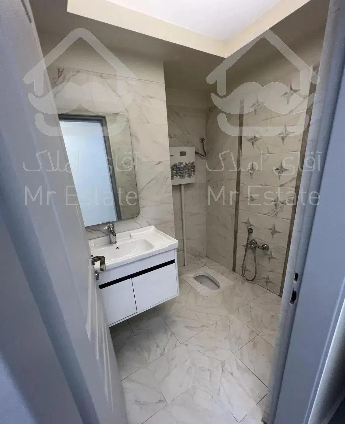 کریمخان ۱۵۵ متر (تخلیه)