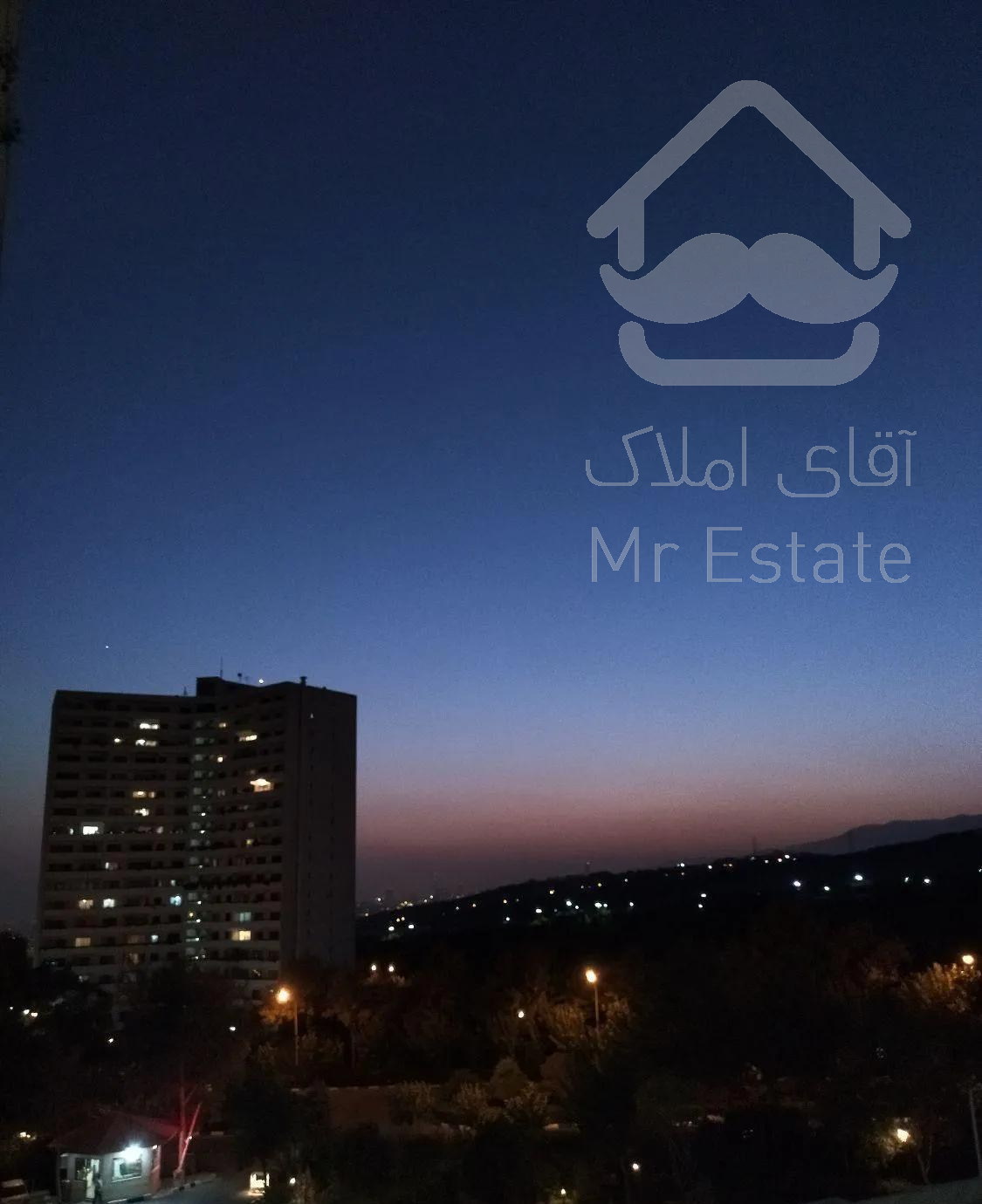 ۱۴۰متر دو خوابه دارای پارکینگ زیر ساختمان