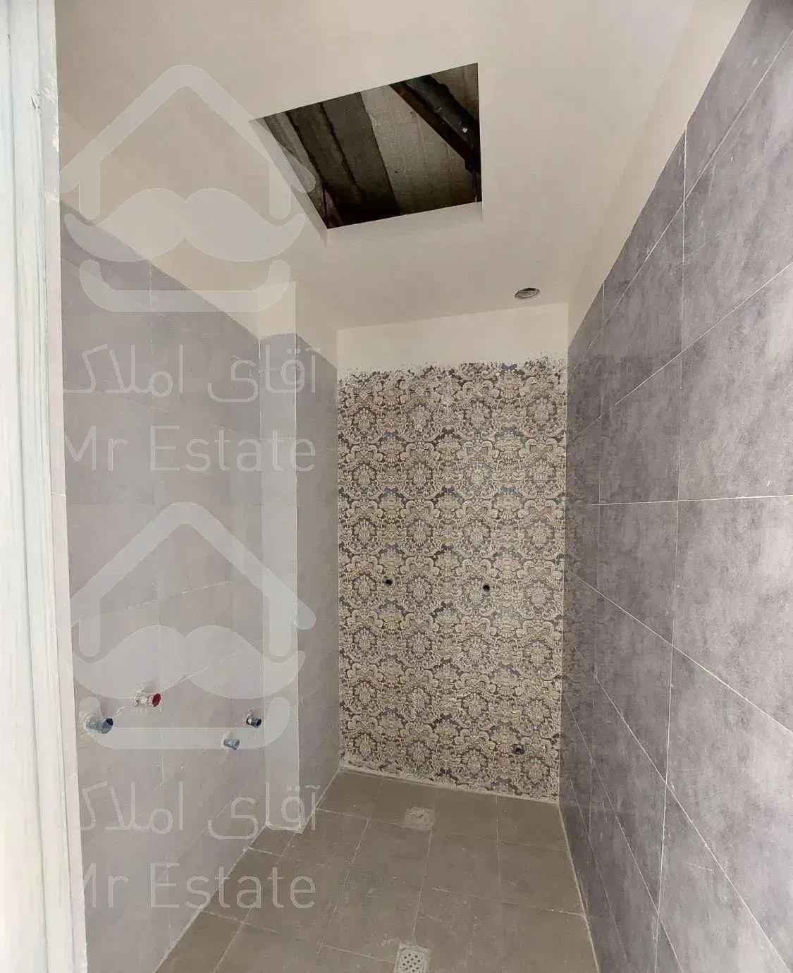 ۱۱۰متر دو خواب(نوساز)فول سراج کاشانی اوقاف سه نبش