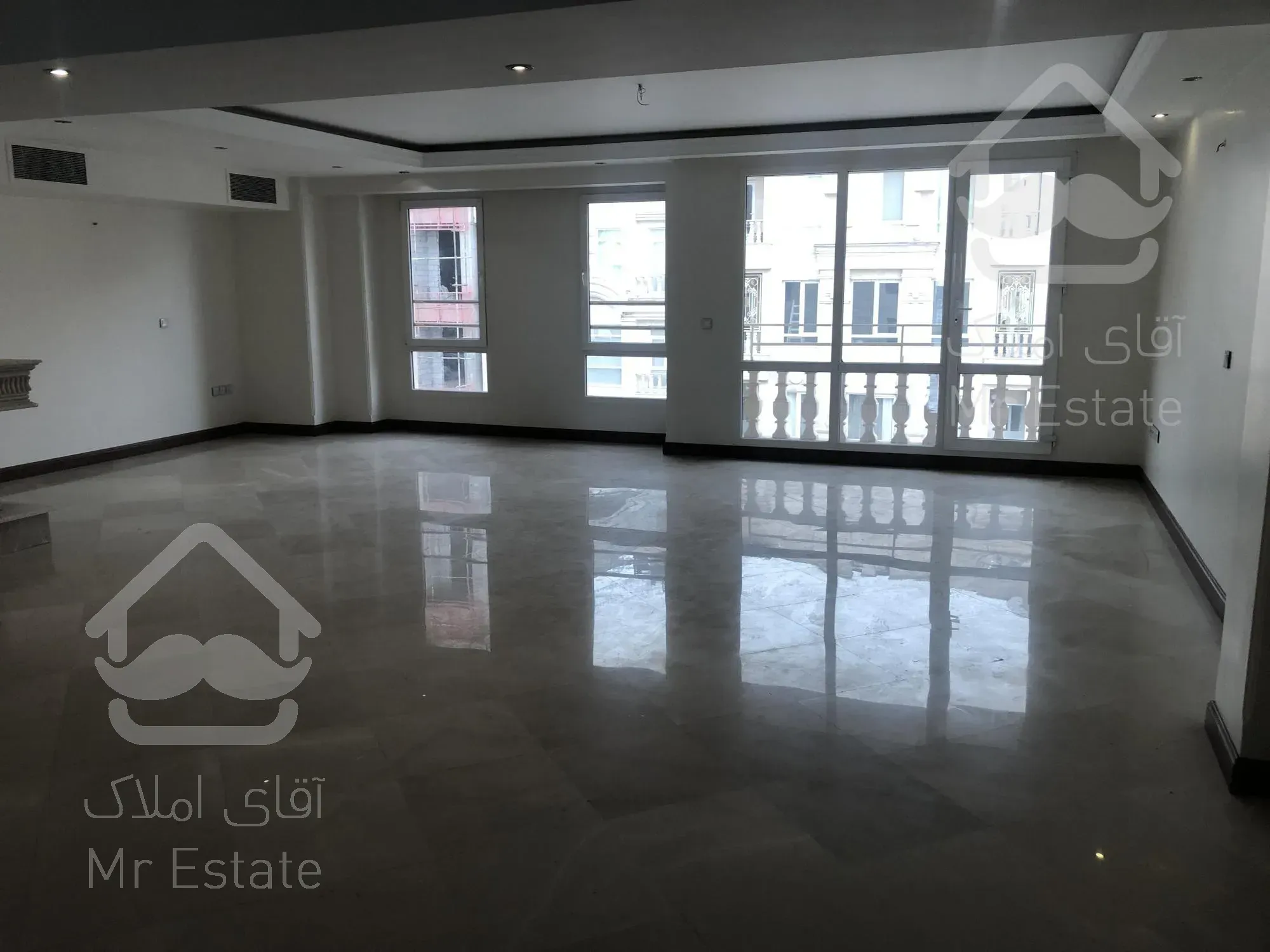 رهن و اجاره آپارتمان ۲۱۵ متری ۴ خوابه نیاوران