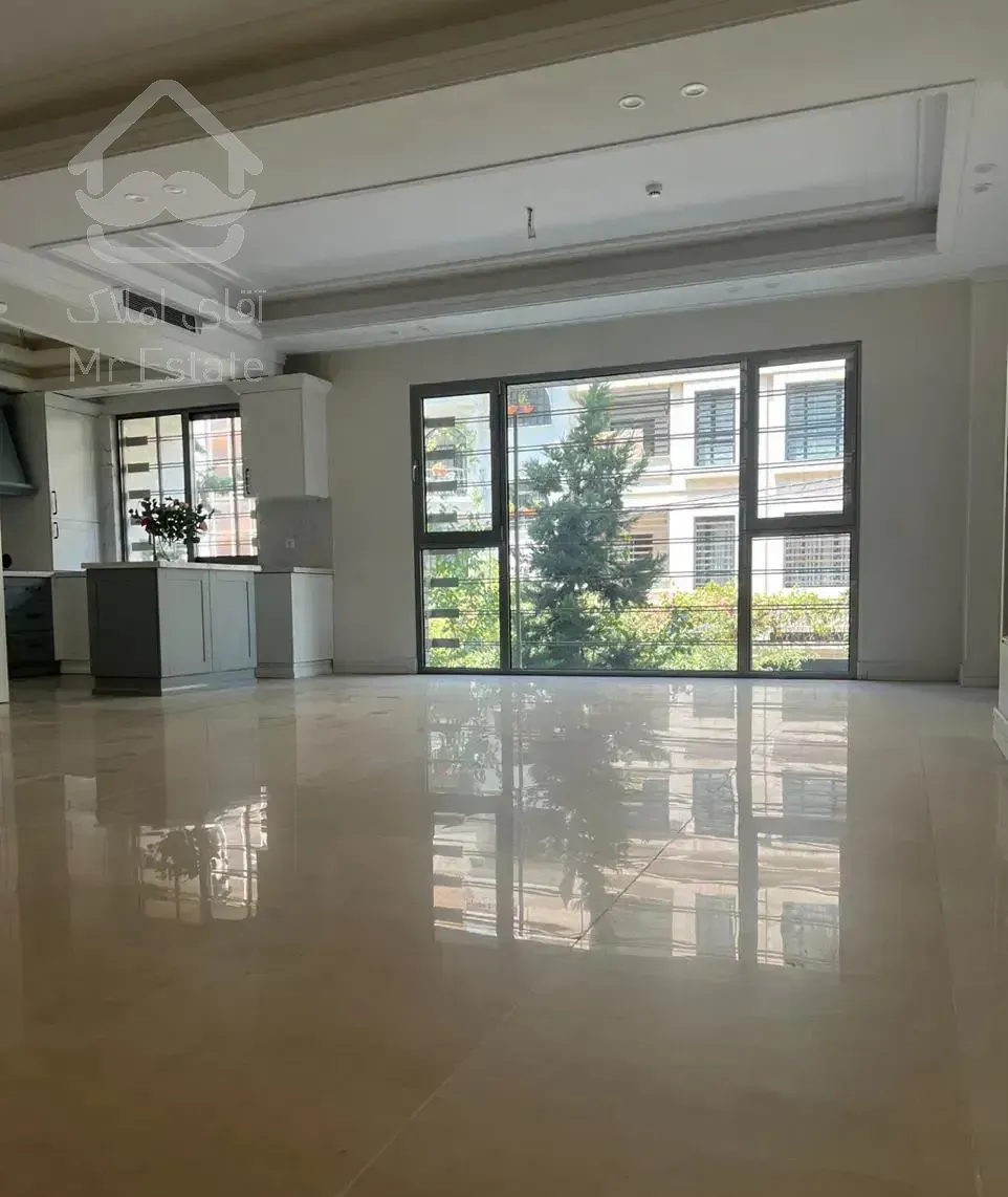 ۱۴۰متر/فاخر و باشکوه/روف گاردن/لابی/سرایداری مقیم