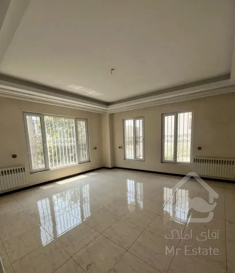 ۹۸ متر / ۶ سال ساخت / سند شخصی / سالن پرده خور