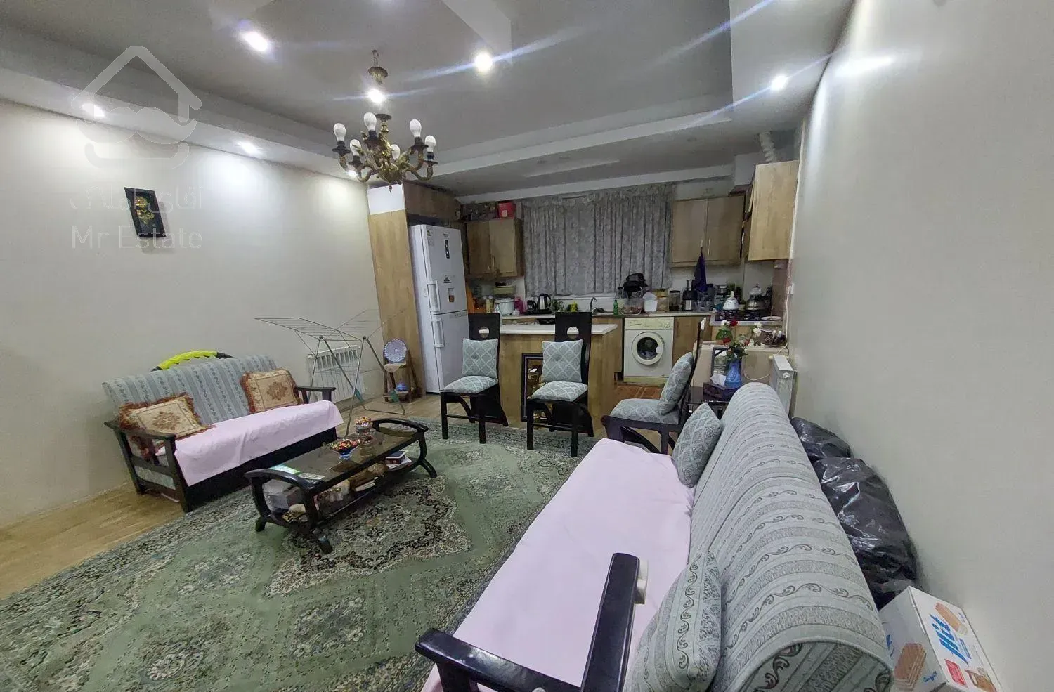 آپارتمان نقلی و اقتصادی * ۵۳ متر * آسانسور* انباری