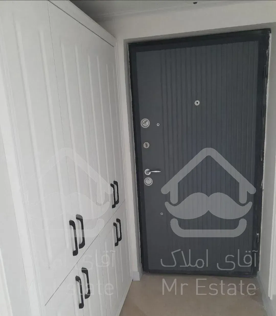 ۱۴۳ متر نوساز  /  ۲ پارکینگ سندی