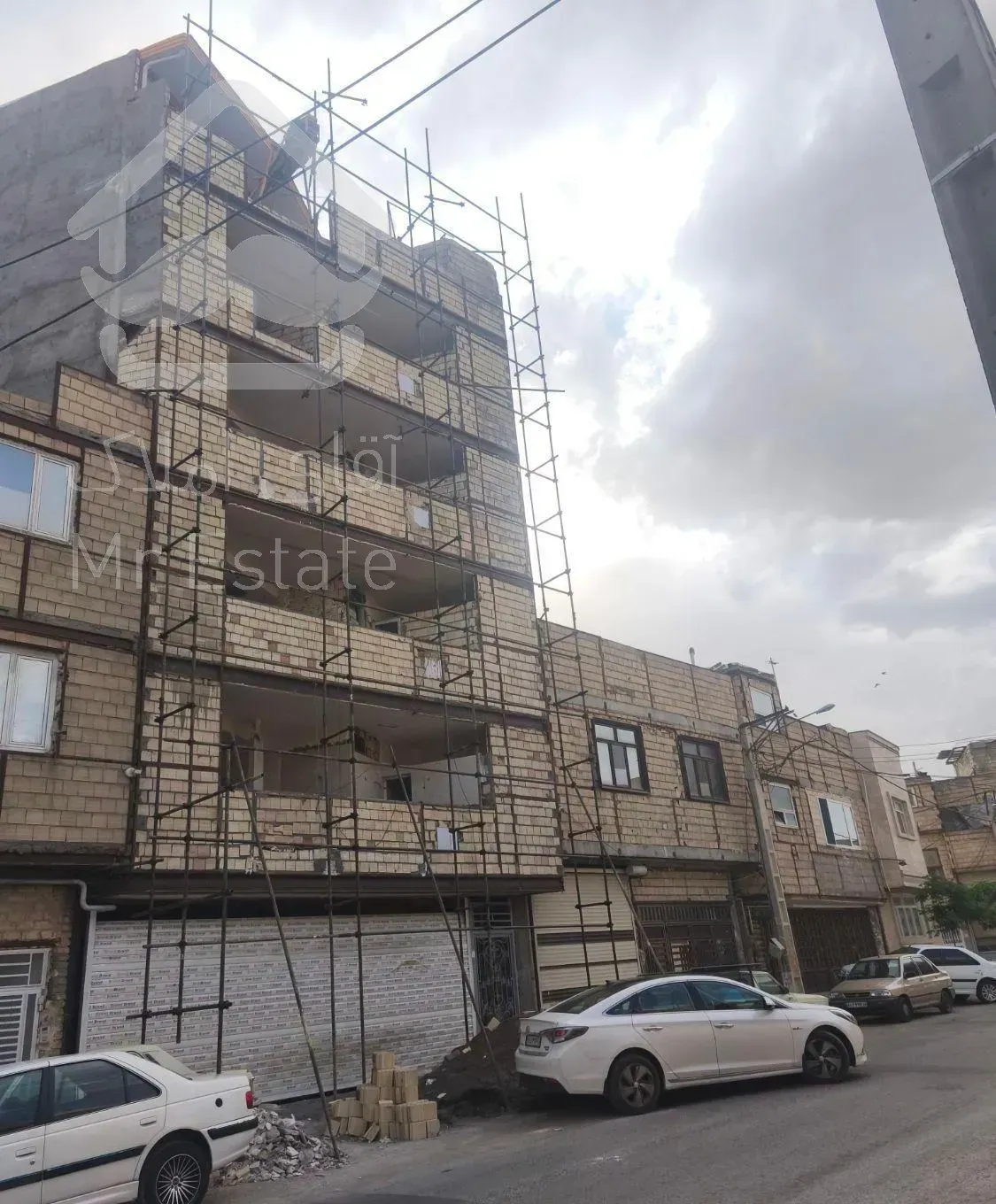 پیش فروش واحد های 108 متر و 98 متر همت گلشن